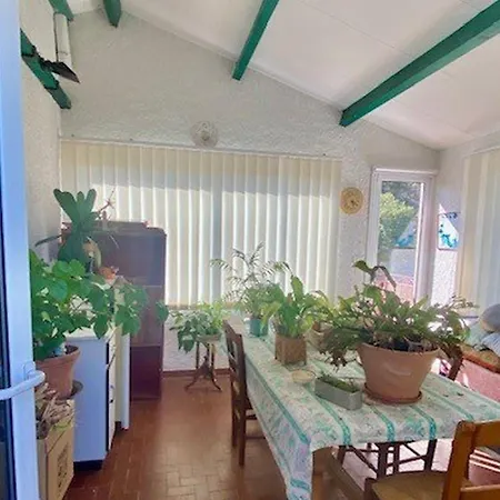 Maison F5 Avec Jardin Et Terrasse, Animaux Admis - Fr-1-703-216