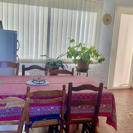 Casa vacanze Maison F5 Avec Jardin Et Terrasse, Animaux Admis - Fr-1-703-216